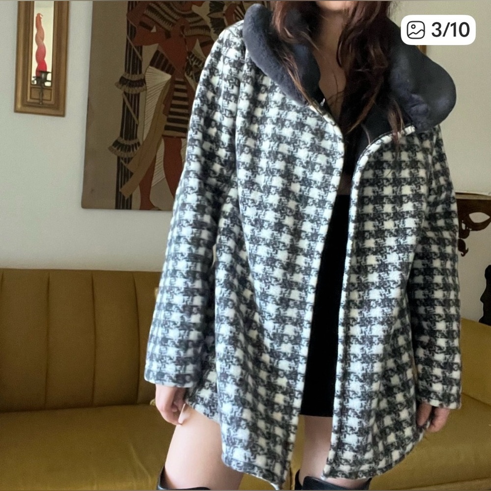 Stylish Black and White Women's Coat - Picture 6 of 12